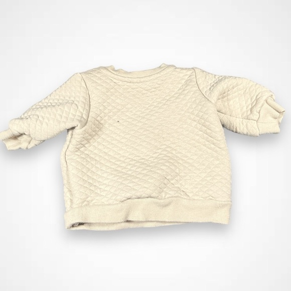 4/$20 H&M Quilted Cream Sweatshirt - Picture 3 of 4